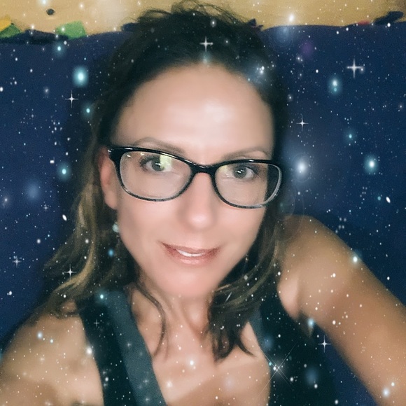 Meet your Posher, Valentina - Picture 2 of 5